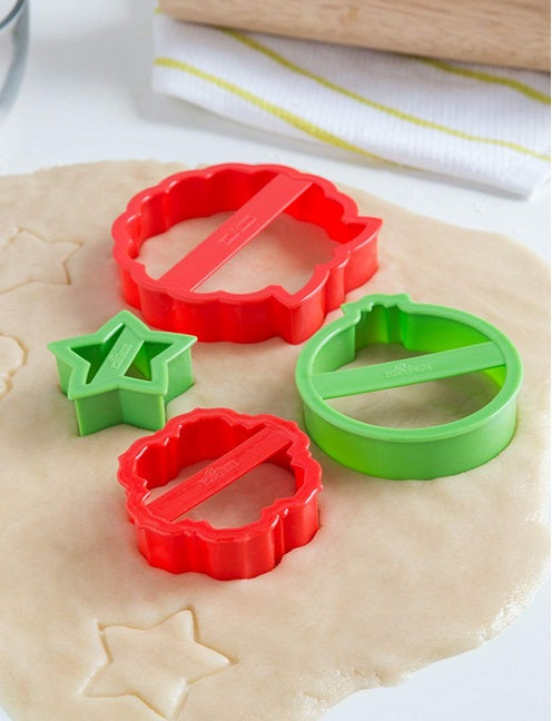 Fox Run Wreath Christmas Cookie Cutter Set of 4