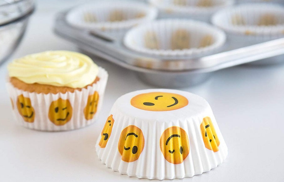 Fox Run Wink Emoji Baking Cup Set of 50