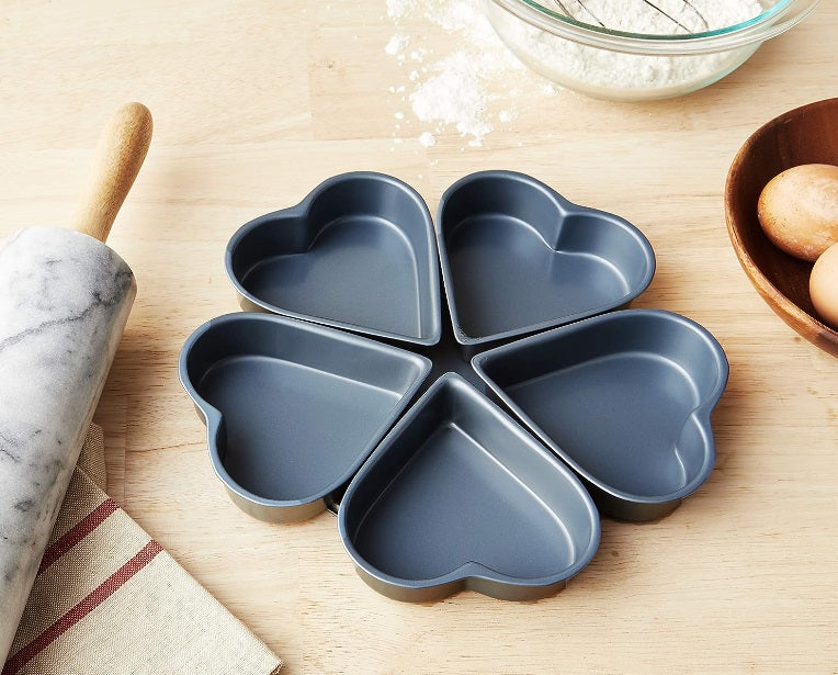 Fox Run Linked Heart Cake Pan