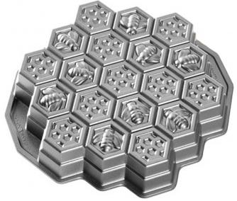 Nordic Ware Honeycomb Cake Pan