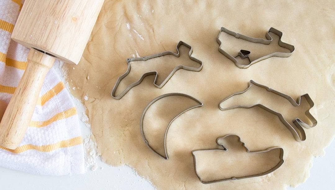 Fox Run Santa&#39;s Sleigh Cookie Cutter Set