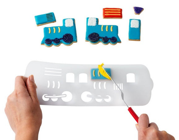 Chef'n 3D Train House Cookie Cutter & Stencil Set